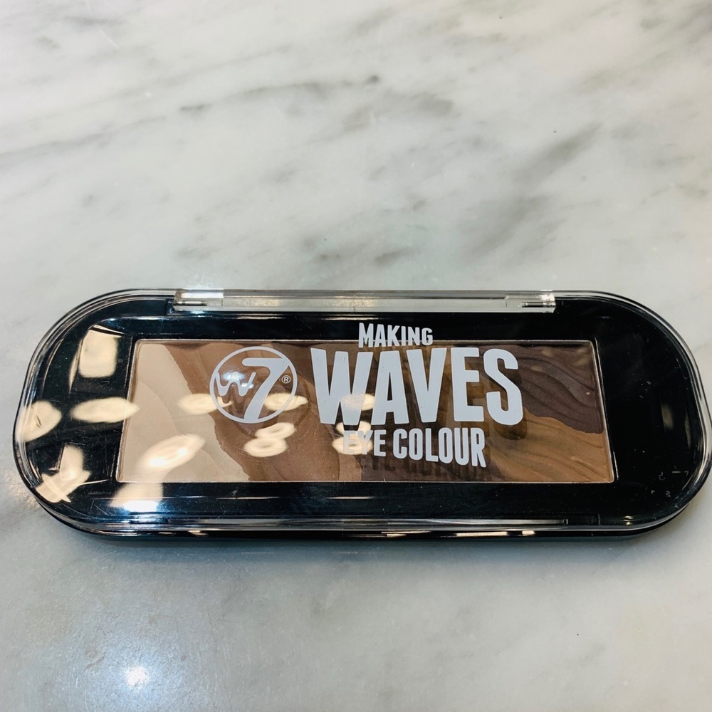 🪭 2/$15 - Making waves eye col our-entourage W7 8g